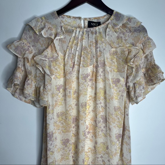 17) VICI Exclusive x Fate Yellow Floral Boho Ruffle Sleeve Mini Dress Size Small - Picture 4 of 11